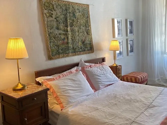 The Wild Geese 3* Nanteuil-en-Vallee